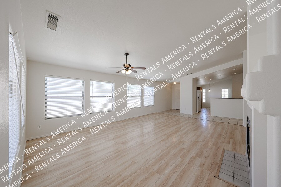 Building Photo - 17463 W Rock Wren Ct