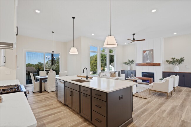 Building Photo - 5201 Buttercup Dr