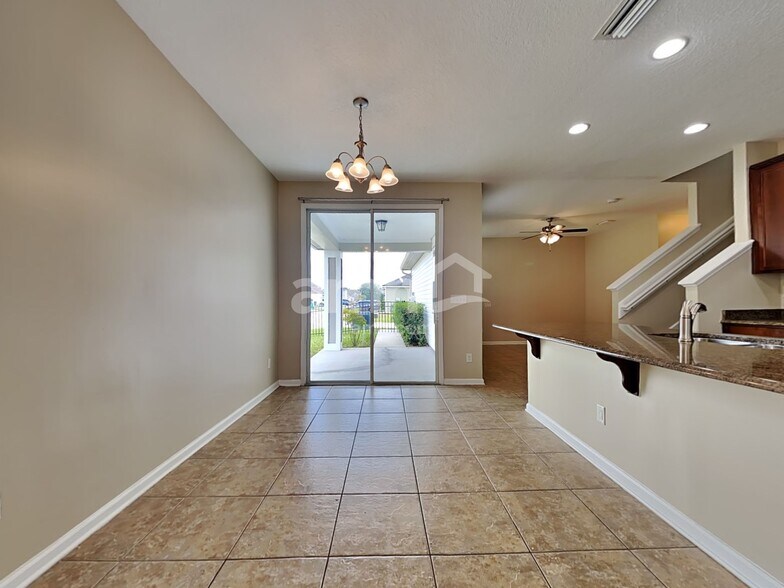 Building Photo - 304 Blossom Way