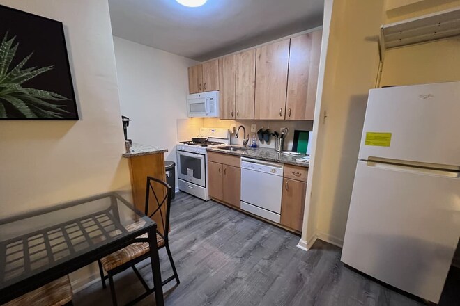 kitchen - 1420 N St NW