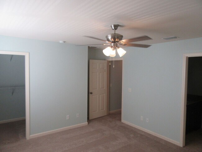 Building Photo - 2413 Astrid Ln