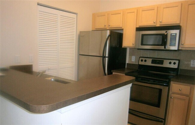 Building Photo - 12825 Madison Pointe Cir