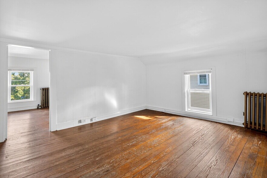 Building Photo - 727 W Court St