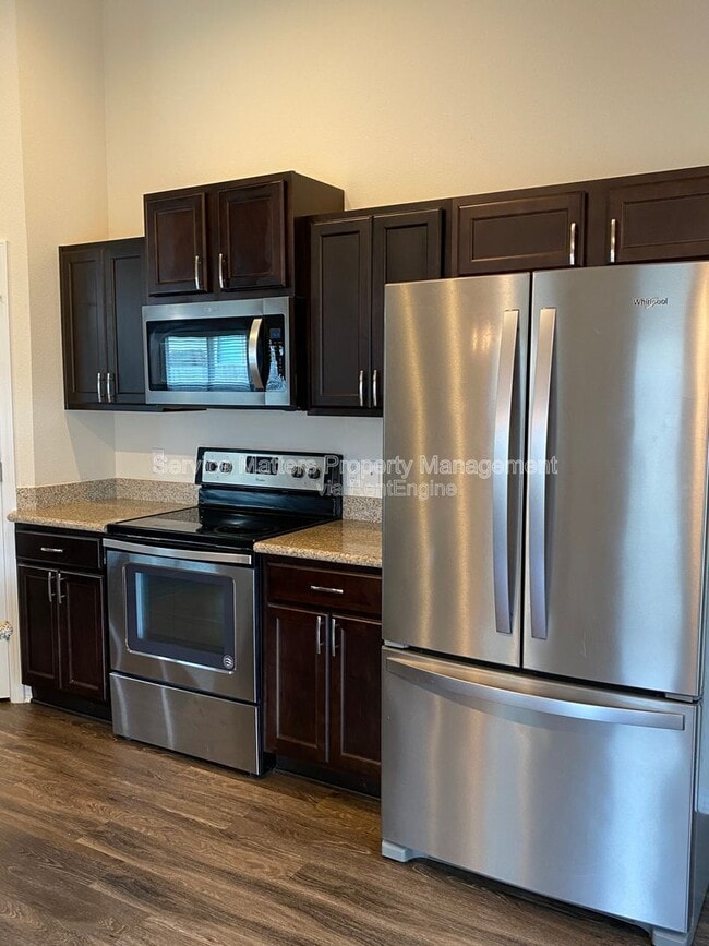 Building Photo - 5582 Peach Dr