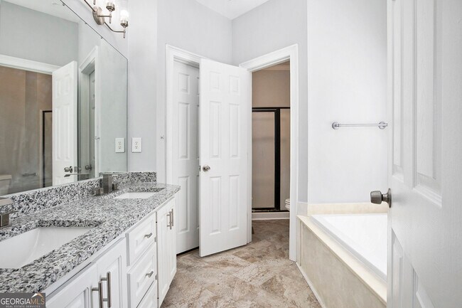 Building Photo - 2995 Wellbrook Dr