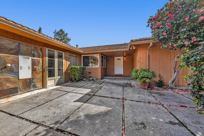 Building Photo - 248 Encina Ave