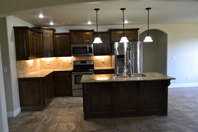 Building Photo - 1700 Been Rd