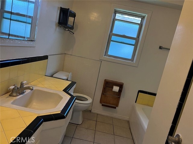 Building Photo - 140 W Midway Manor