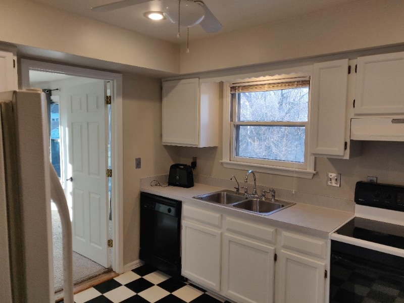 Building Photo - 3158 Oak St