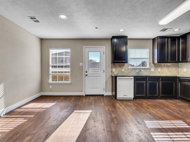 Building Photo - 16327 Morgan Willow Ln