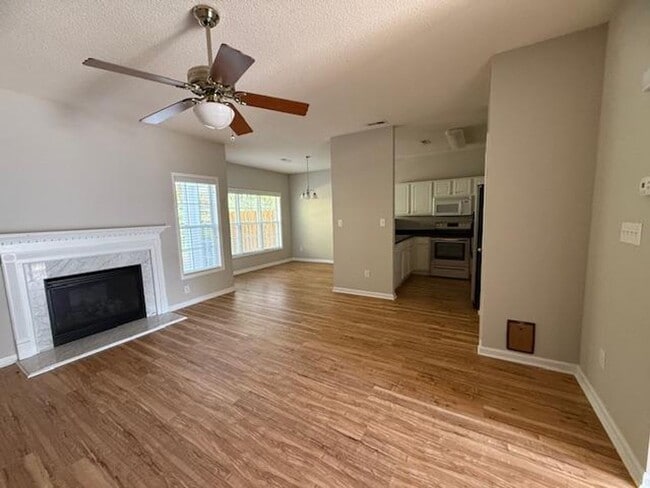 Building Photo - 500 Misty Groves Cir