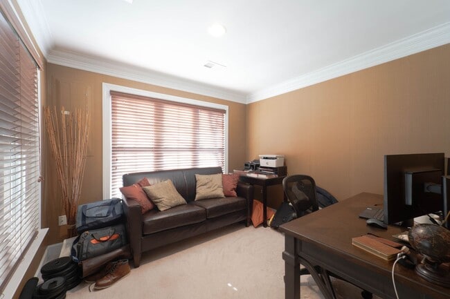 Building Photo - Well Appointed 3 Bedroom 3.5 Bath Townhome in Fairfax