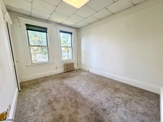 Building Photo - 4 Swaine Pl