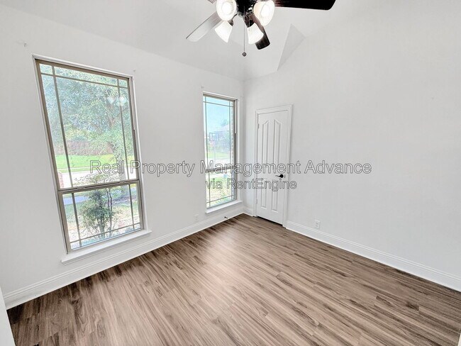 Building Photo - 235 Burnett Dr