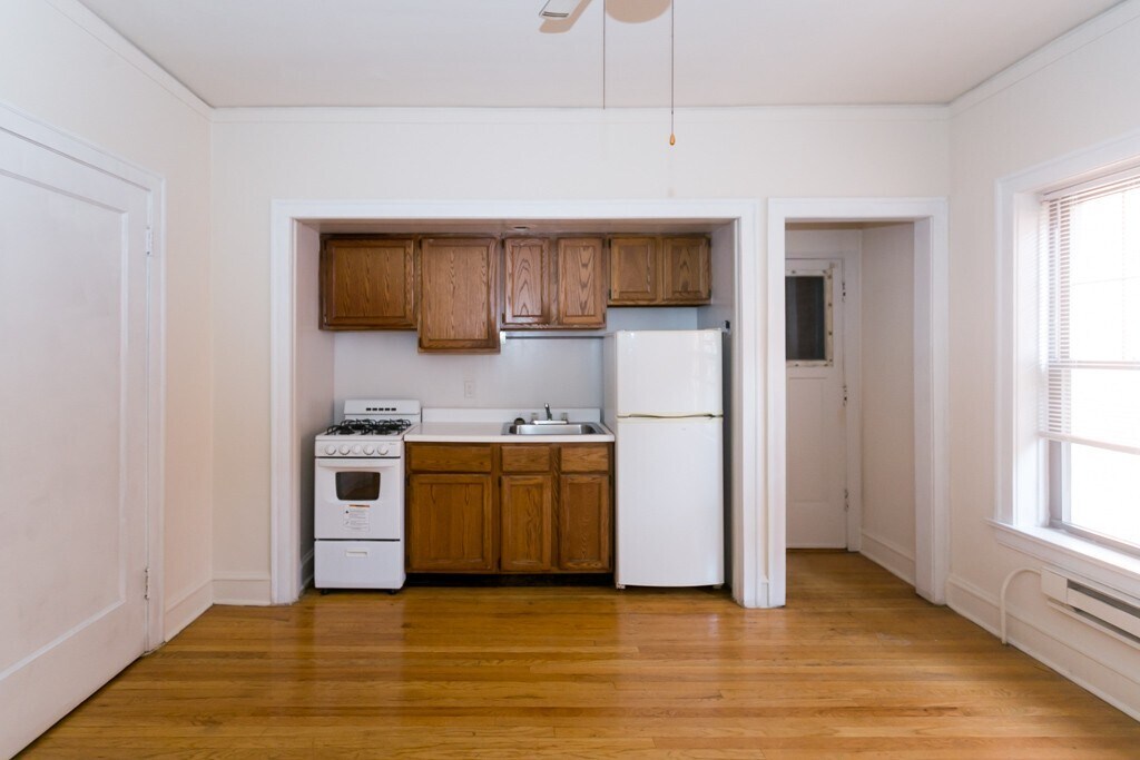 Building Photo - 1309 Oak Ave