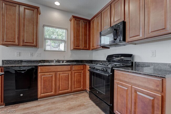 Building Photo - 7733 Lively Loom Ct