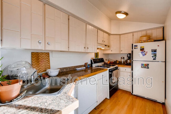 Building Photo - 1035 N Marion St