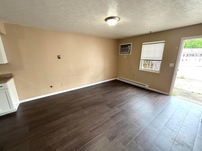 Building Photo - 1155 KY-3057