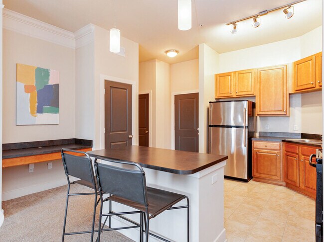 Building Photo - 1 Old Fairway Rd