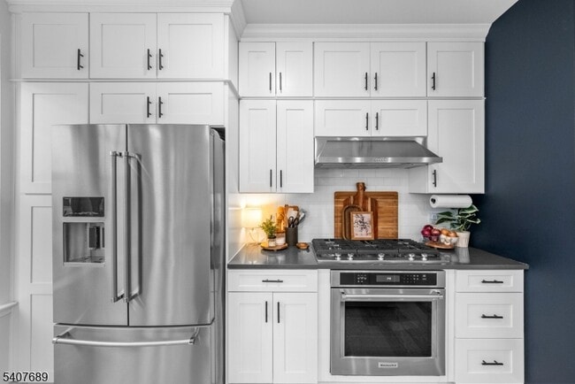 Building Photo - 105 Robeson St