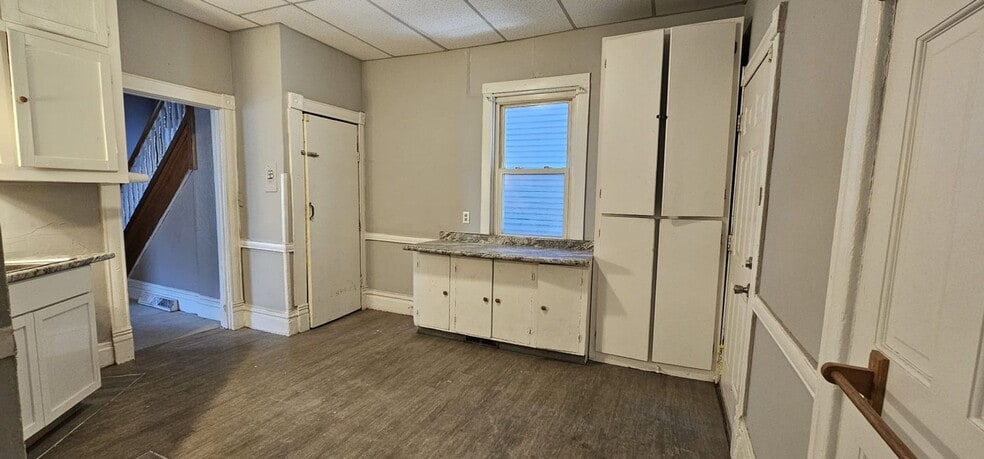 Building Photo - 602 E Ravine Ave