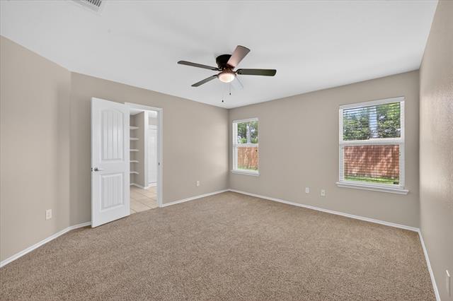 Building Photo - 3304 Glenmore Dr