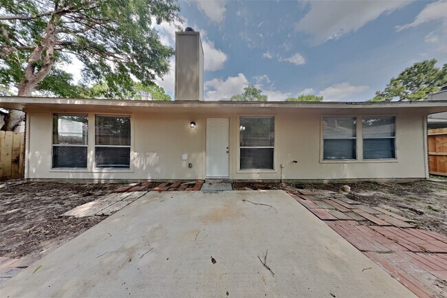 Building Photo - 14515 Enola Dr
