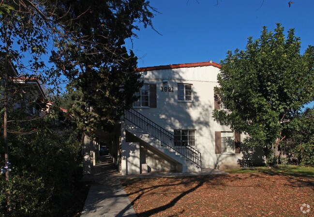 Primary Photo - 1621 Riverside Dr