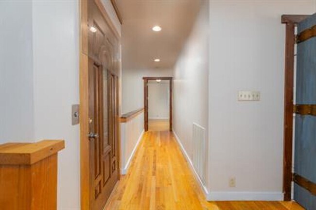 Building Photo - Uniquely breathtaking custom home with in-law suite on almost 4 acres