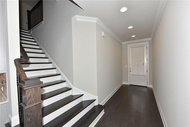 Building Photo - 5240 Cresslyn Rdg