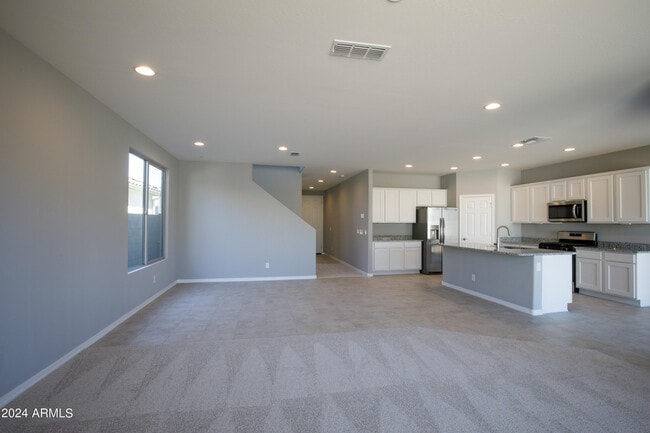 Building Photo - 8956 W Luke Ave