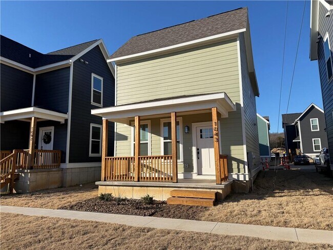 Building Photo - 1043 S Laramie Hts