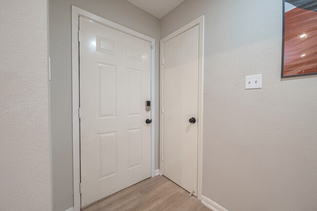 Entrance - 2908 Baer St