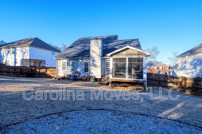 Building Photo - 512 S Orchard Farms Ave