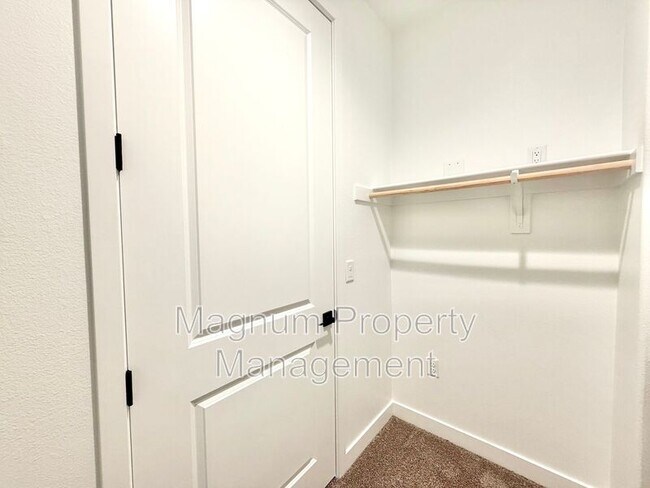 Building Photo - 29561 Monarch Rd