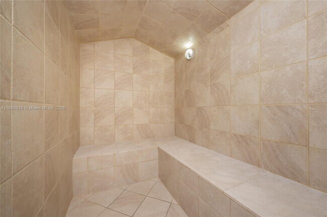 Building Photo - 2030 S Ocean Dr