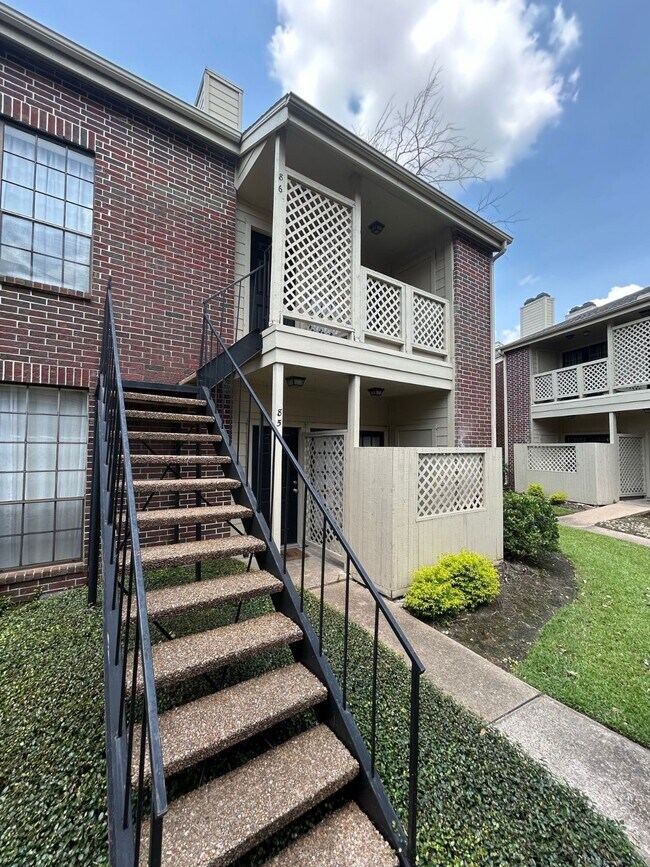 Primary Photo - 8055 Cambridge St