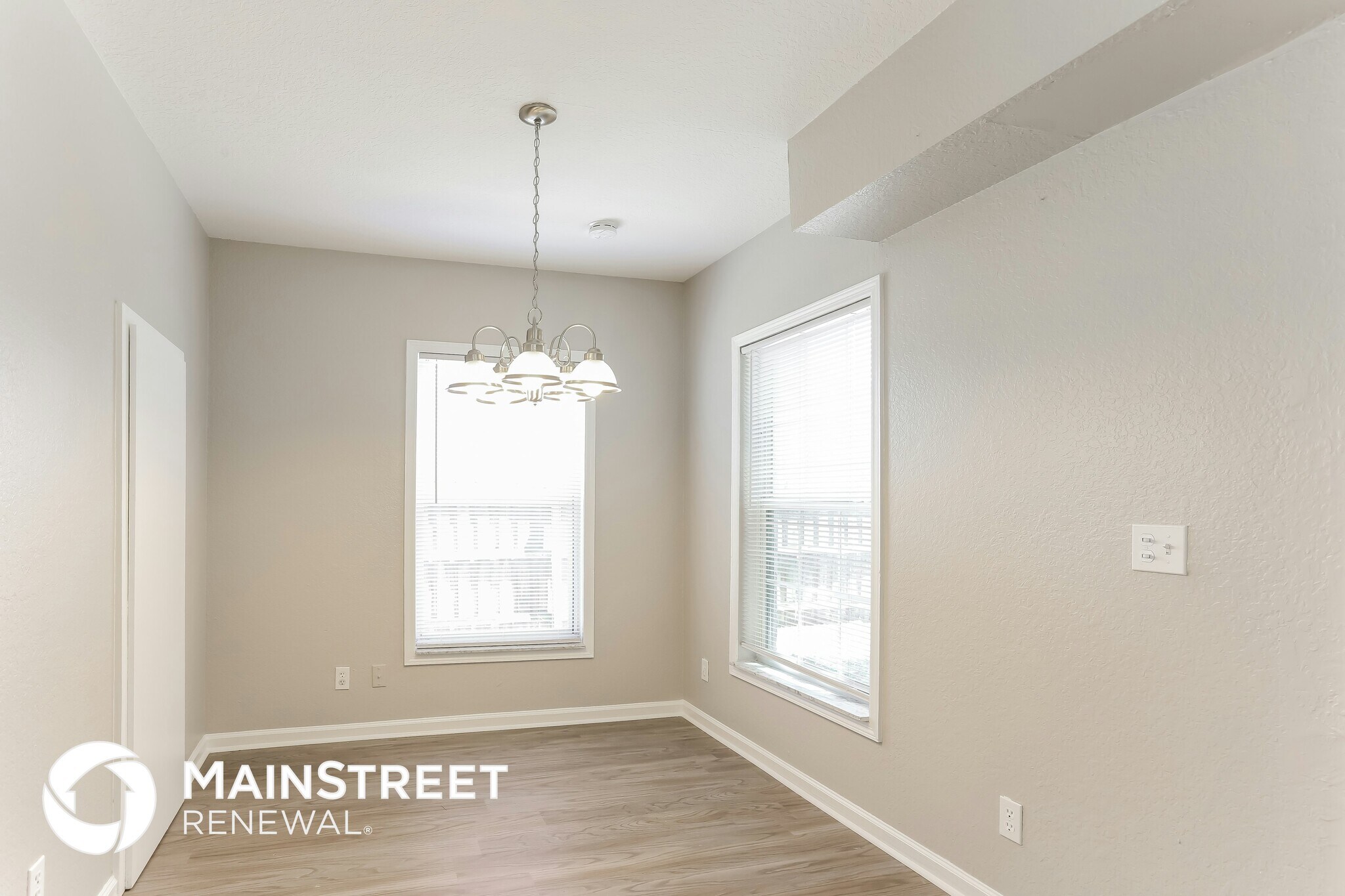 Building Photo - 2900 Freemont Terrace S