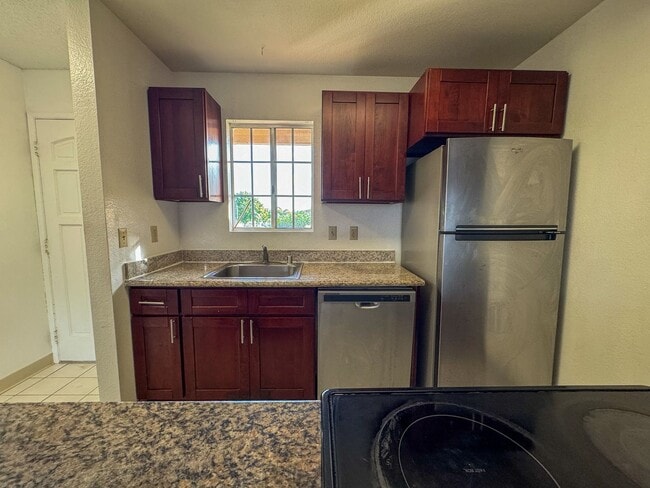 Building Photo - Available Now. 2BD/2BA/1PKG townhome at Vi...