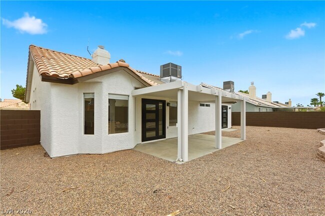 Building Photo - 4818 Carefree Dr