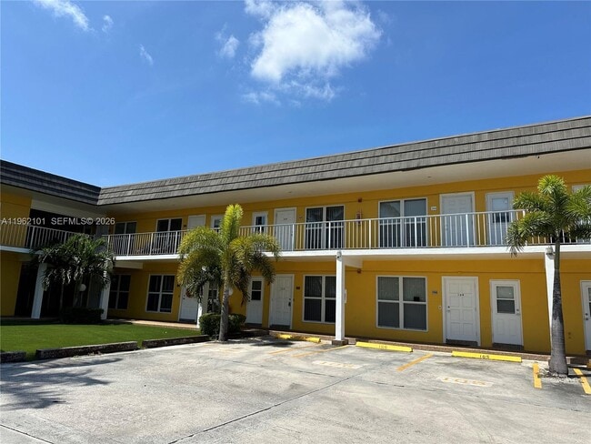 Building Photo - 2822 Van Buren St