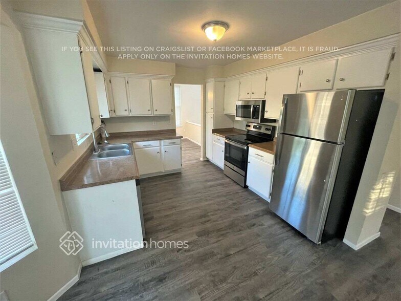 Building Photo - 19192 E Chaffee Pl