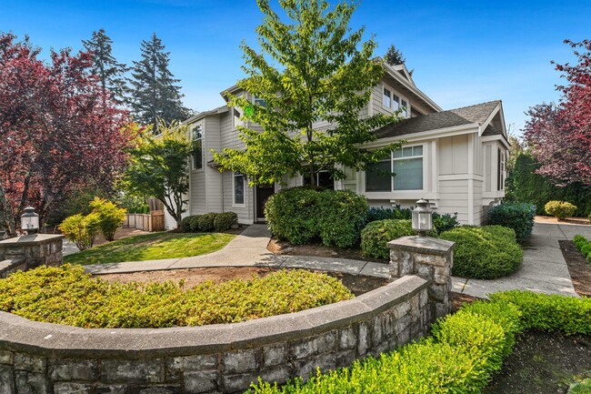 Building Photo - Luxurious 5-Bedroom Home in Newcastle