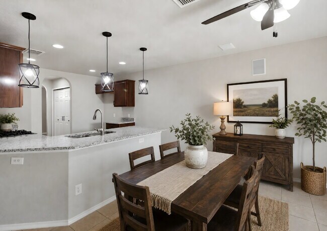 Building Photo - Open Living, Private Backyard, Great Location