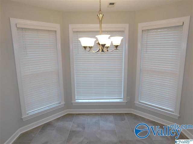 Building Photo - 113 Winding Trail