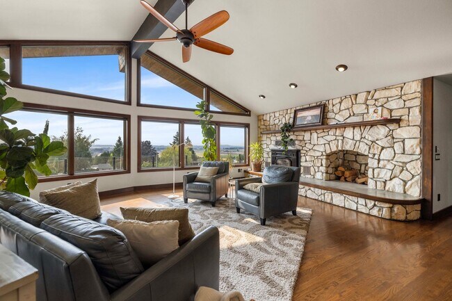 Building Photo - 20479 Comet Ln