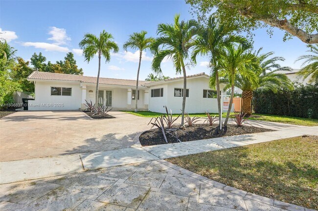 Building Photo - 13145 Coronado Terrace