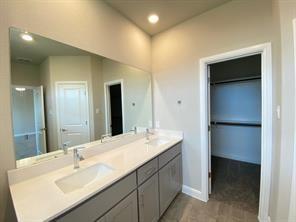 Building Photo - 14609 Caelum Dr