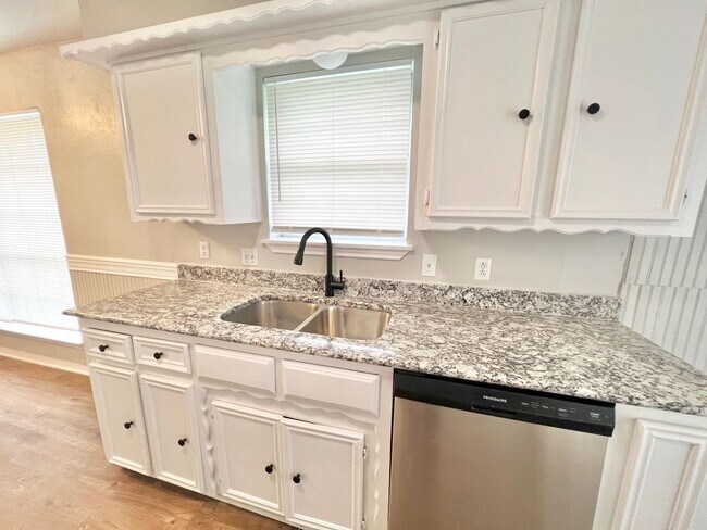 Building Photo - Beautiful Home in Rowlett Texas!
