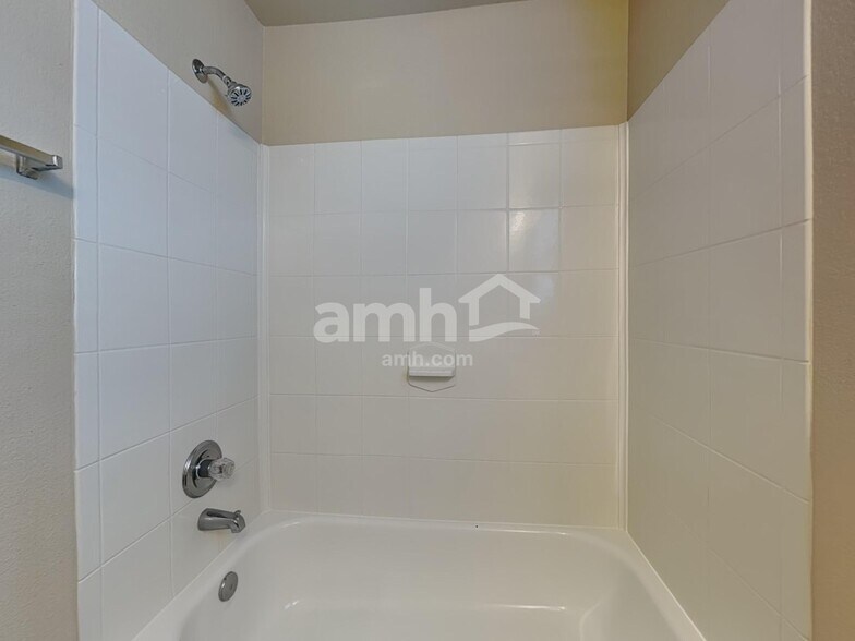Building Photo - 3743 Jewel Point Dr